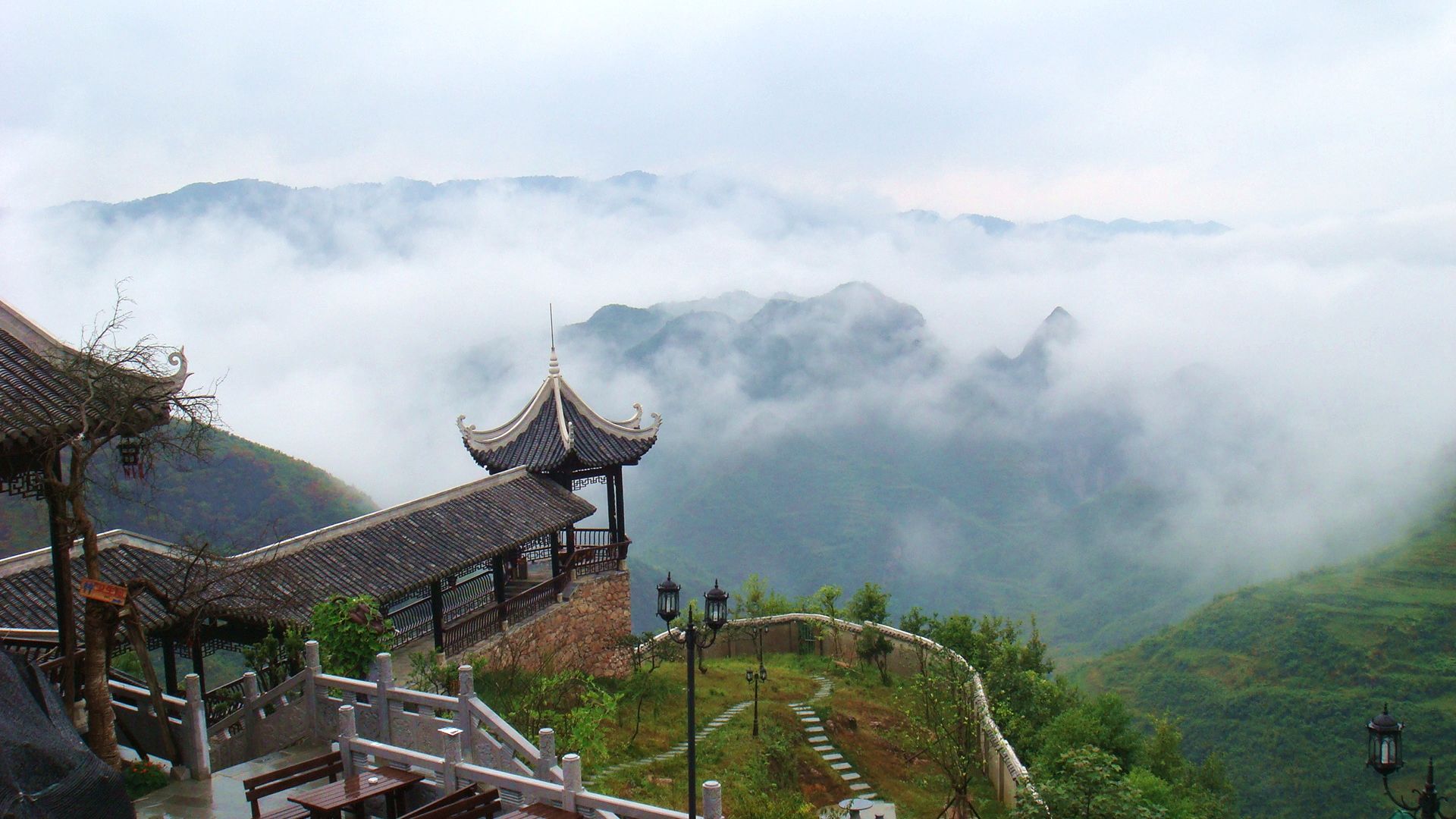 己路河村